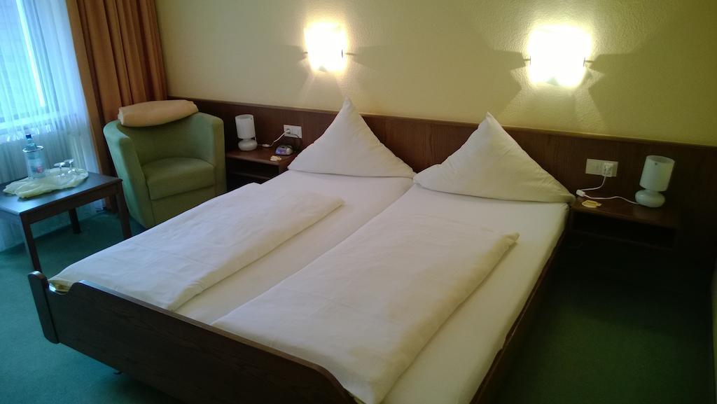 Landhotel Vierjahreszeiten Bad Konigshofen im Grabfeld Room photo