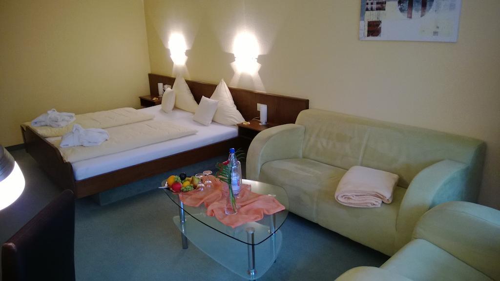 Landhotel Vierjahreszeiten Bad Konigshofen im Grabfeld Room photo